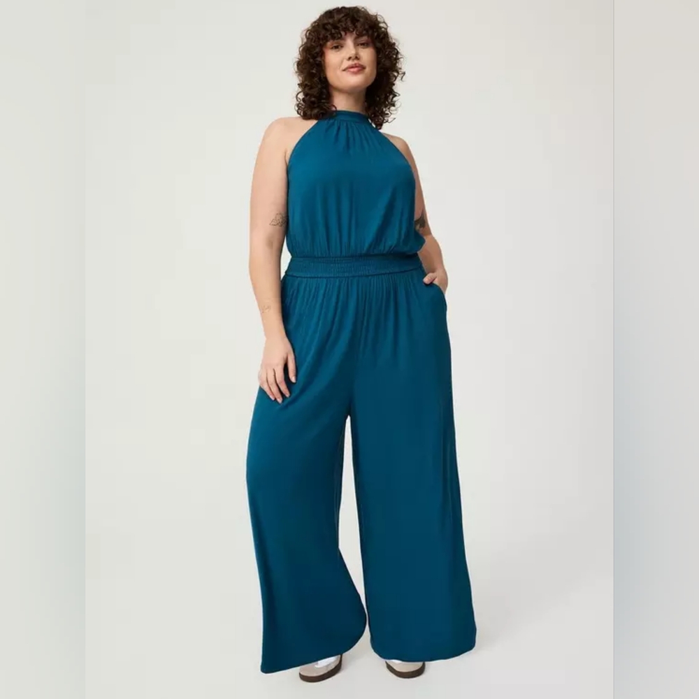 Torrid Sleeveless High Neck Jumpsuit Size 00/M/L NWT